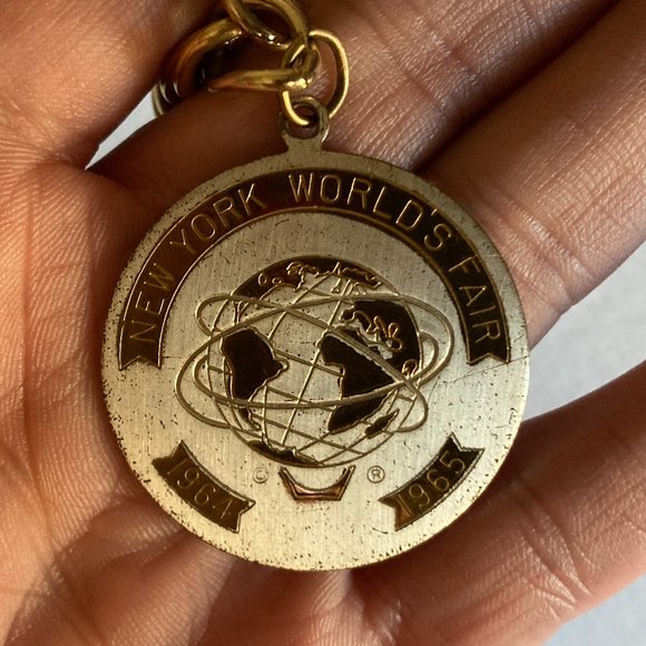 Vintage Retro Charm Bracelet New York World's Fair 1964-65 Souvenir Silver Gold - Picture 9 of 16